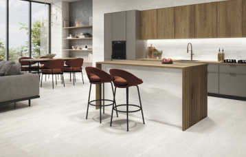 Venice Bianco Natural 30x90 cm. Pavimento Venice Bianco Natural 6x60 cm.